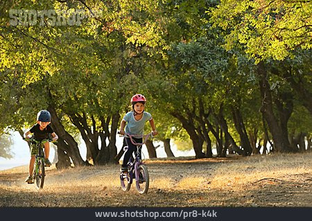 
                Fahrradfahren, Kinder, Fahrradtour                   