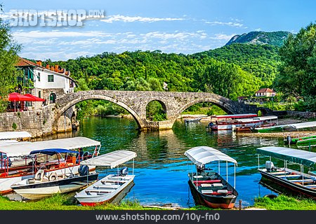 
                Alte Brücke, Rijeka Crnojevića                   