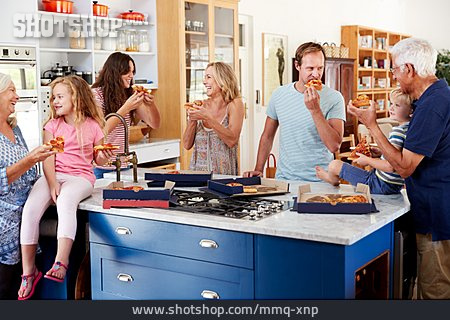 
                Kitchen, Family, Pizza, Lunch                   