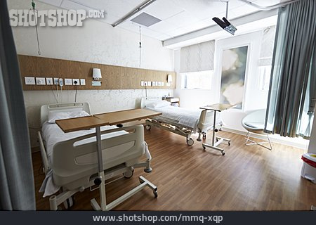 
                Krankenhauszimmer                   