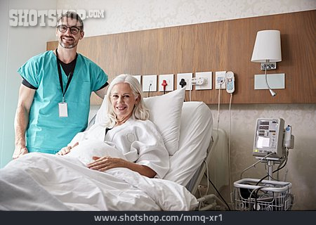 
                Patientin, Krankenpfleger                   