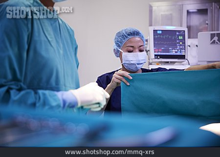 
                Operation, Operationstuch, Op-pflegerin                   