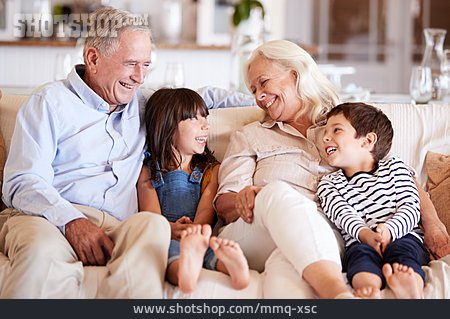 
                Enkel, Liebevoll, Großeltern                   