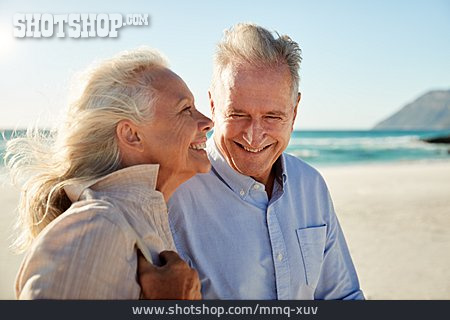 
                Glücklich, Strandurlaub, Seniorenpaar                   