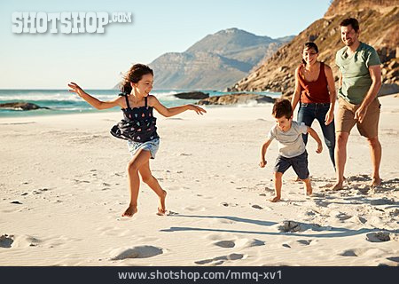 
                Strand, Spaziergang, Familie, Sommerurlaub                   