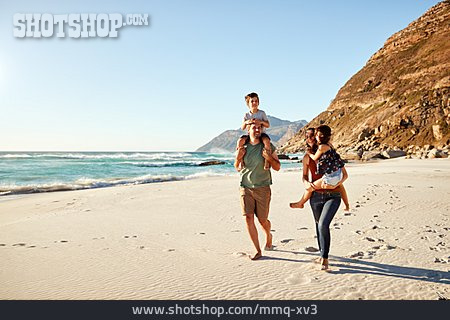 
                Strand, Spaziergang, Familie                   