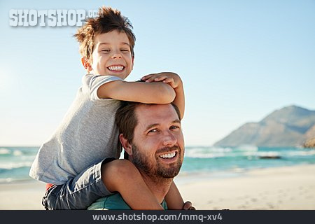 
                Vater, Sohn, Sommerurlaub                   