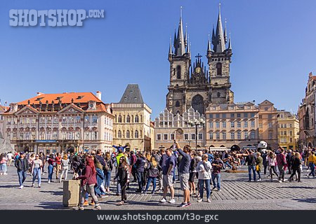 
                Tourismus, Prag, Teynkirche                   