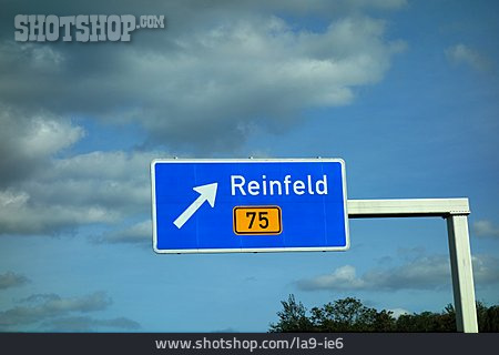 
                Ausfahrt, Reinfeld, B75                   