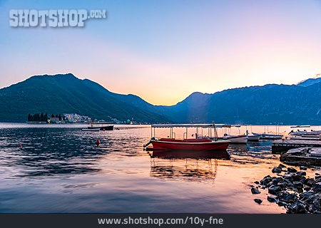 
                Sonnenuntergang, Adriaküste, Bucht Von Kotor                   