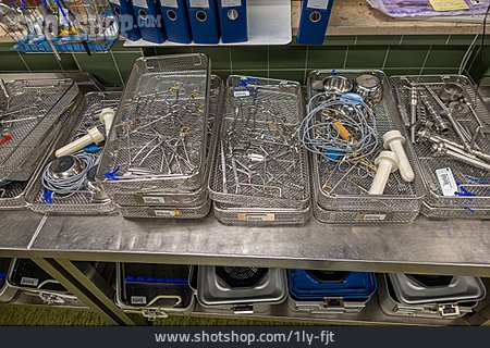 
                Steril, Chirurgische Instrumente                   