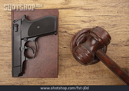 
                Pistole, Waffengesetz, Richterhammer                   