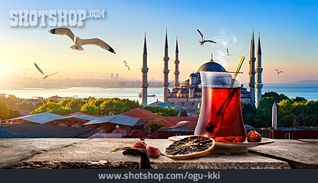 
                Istanbul, Gastfreundschaft, Türkischer Tee                   