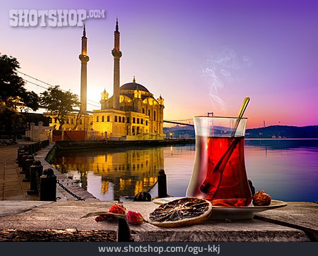 
                Istanbul, Willkommen, Türkischer Tee                   