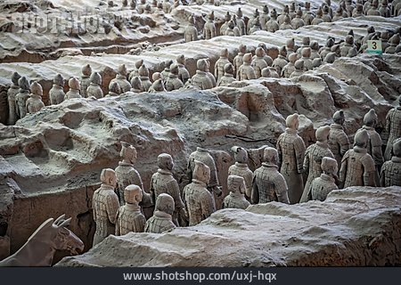 
                Grabanlage, Mausoleum Qin Shihuangdis, Terrakotta-armee                   