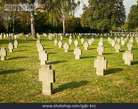 
                Soldatenfriedhof, Gedenkstätte, Gräber                   