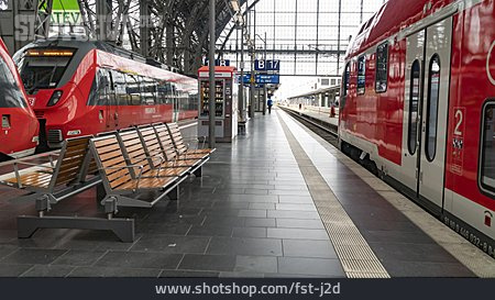 
                Bahnsteig, Hauptbahnhof, Frankfurt Am Main                   