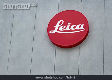 
                Leica                   