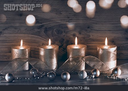 
                Kerzenlicht, Weihnachtsdekoration, 4. Advent                   