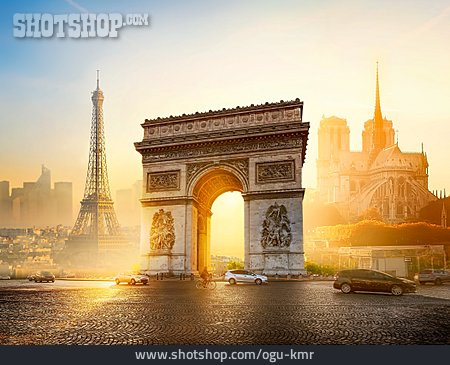 
                Triumphbogen, Paris                   