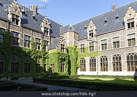 
                Universität, Antwerpen                   