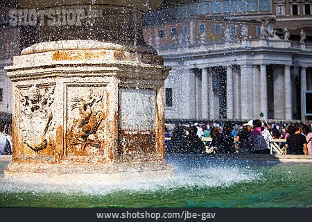 
                Springbrunnen, Petersplatz                   