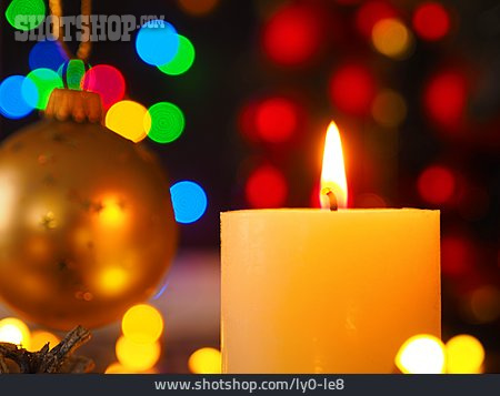 
                Kerzenlicht, Adventszeit                   