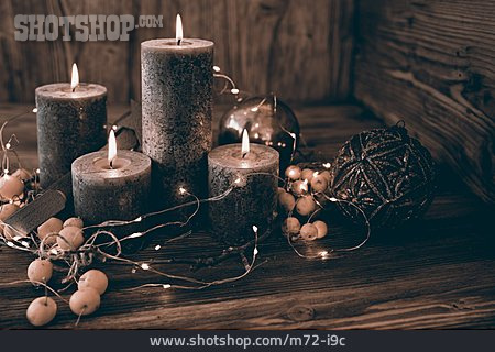 
                Kerzenlicht, Kerzen, Adventszeit                   