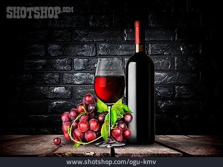 
                Rotwein, Rotweinglas, Rotweinflasche                   