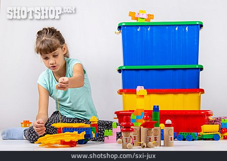 
                Mädchen, Kinderspielzeug, Spielen                   