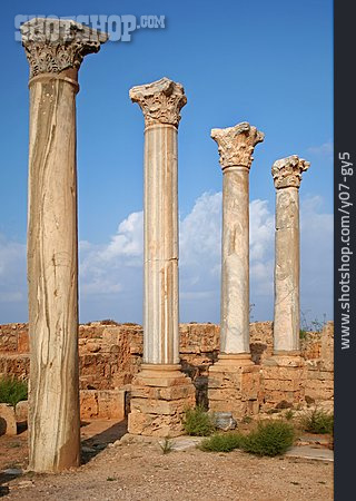 
                Säulen, Sabrata                   