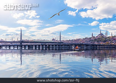 
                Bosporus, Istanbul, Straßenbrücke                   
