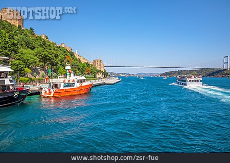 
                Schiffe, Bosporus                   