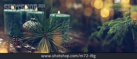 
                Tannenzweig, Weihnachtsdekoration, Kerzen                   