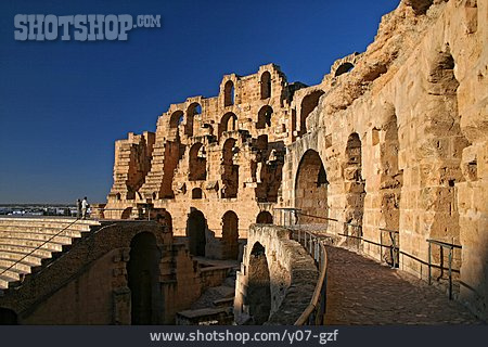 
                Amphitheater Von El Djem                   