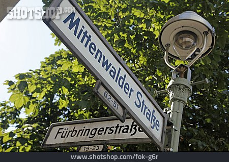 
                Straßenschild, Mittenwalder Straße, Fürbringerstraße                   