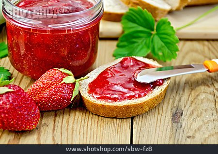 
                Erdbeermarmelade, Fruchtaufstrich, Marmeladenbrot                   