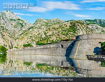 
                Festungsanlage, Kotor                   