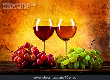
                Wein, Weinglas, Weintrauben                   