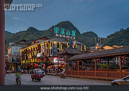 
                Städtisches Leben, Zhangjiajie, Xibu Street                   