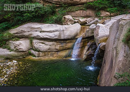 
                Wasserfall, Hua Shan                   