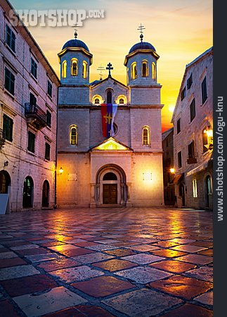 
                St. Nikolaus, Kotor                   