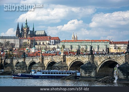 
                Altstadt, Prag, Karlsbrücke                   