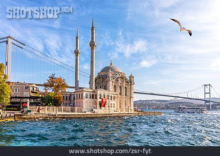 
                Istanbul, Ortaköy-moschee                   