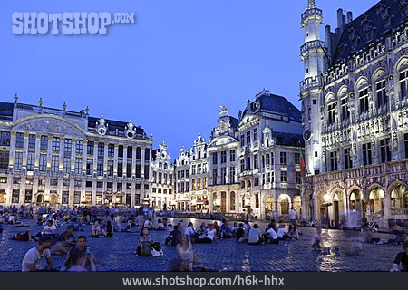 
                Blaue Stunde, Brüssel, Grand-place                   