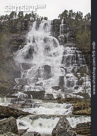 
                Wasserfall, Tvindefossen                   