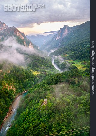 
                Nationalpark, Flusslauf, Montenegro, Durmitor, Crna Gora, Zabljak                   