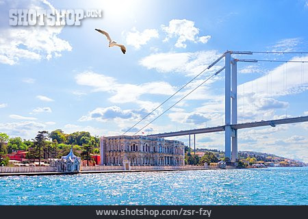 
                Brücke, Istanbul, Beylerbeyi Palast, Brücke Der Märtyrer                   