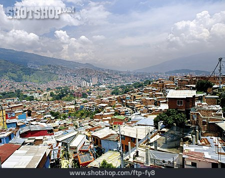 
                Medellin, Armenviertel, San Javier                   