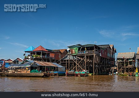 
                Tonle Sap See, Stelzenhäuser                   